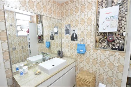 Apartamento à venda com 284m², 4 quartos e 3 vagas Apartamento à venda com 284m², 4 quartos e 3 vagasBanheiro da Suíte