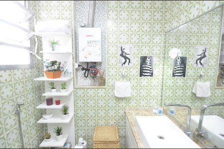 Apartamento à venda com 284m², 4 quartos e 3 vagas Apartamento à venda com 284m², 4 quartos e 3 vagasBanheiro 1