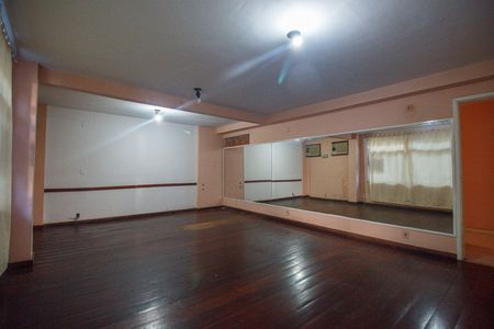 Casa à venda com 240m², 3 quartos e 1 vaga Casa à venda com 240m², 3 quartos e 1 vagaQuarto 4