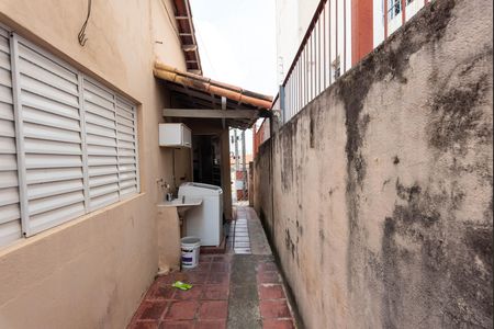 Casa à venda com 180m², 2 quartos e 3 vagas Casa à venda com 180m², 2 quartos e 3 vagasQuintal