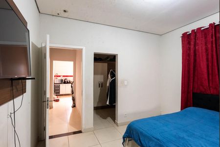 Casa à venda com 180m², 2 quartos e 3 vagas Casa à venda com 180m², 2 quartos e 3 vagasSuíte