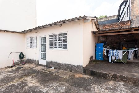 Casa à venda com 180m², 2 quartos e 3 vagas Casa à venda com 180m², 2 quartos e 3 vagasEdícula