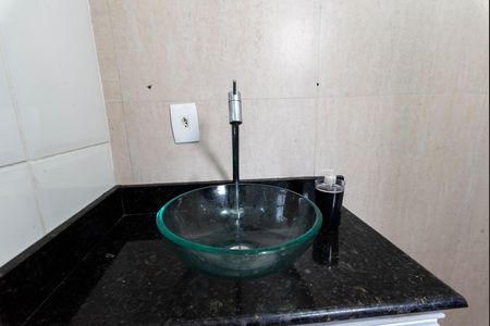 Casa à venda com 180m², 2 quartos e 3 vagas Casa à venda com 180m², 2 quartos e 3 vagasBanheiro