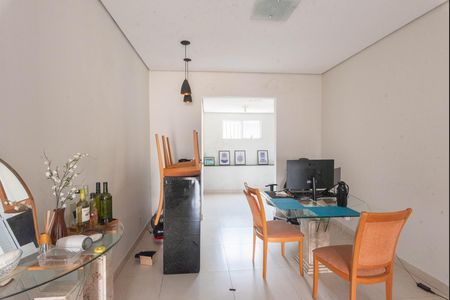 Sala de casa à venda com 2 quartos, 180m² em Vila Joaquim Inacio, Campinas