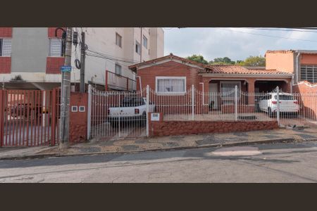 Fachada de casa à venda com 2 quartos, 180m² em Vila Joaquim Inacio, Campinas