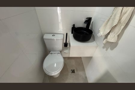 Apartamento à venda com 110m², 2 quartos e 2 vagas Apartamento à venda com 110m², 2 quartos e 2 vagasCobertura - Banheiro