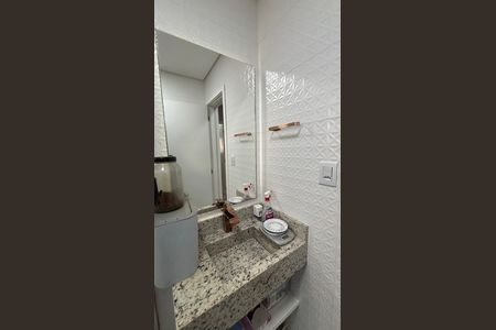 Apartamento à venda com 110m², 2 quartos e 2 vagas Apartamento à venda com 110m², 2 quartos e 2 vagasBanheiro