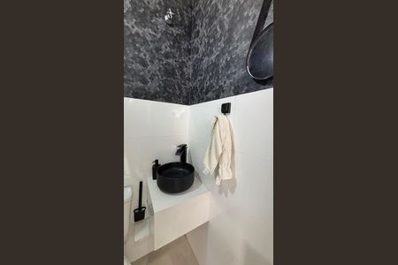 Apartamento à venda com 110m², 2 quartos e 2 vagas Apartamento à venda com 110m², 2 quartos e 2 vagasCobertura - Banheiro