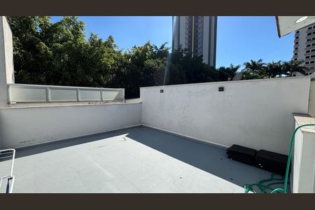 Apartamento à venda com 110m², 2 quartos e 2 vagas Apartamento à venda com 110m², 2 quartos e 2 vagasCobertura