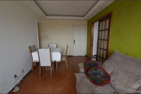 Apartamento para alugar com 75m², 2 quartos e 1 vagaSala