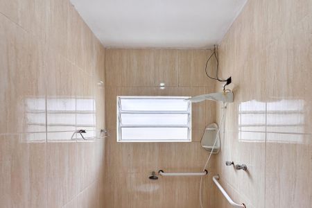 Casa para alugar com 200m², 2 quartos e 2 vagas Casa para alugar com 200m², 2 quartos e 2 vagasBanheiro Social