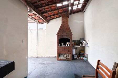Casa para alugar com 200m², 2 quartos e 2 vagas Casa para alugar com 200m², 2 quartos e 2 vagasChurrasqueira