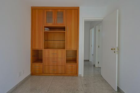 Apartamento à venda com 159m², 4 quartos e sem vaga