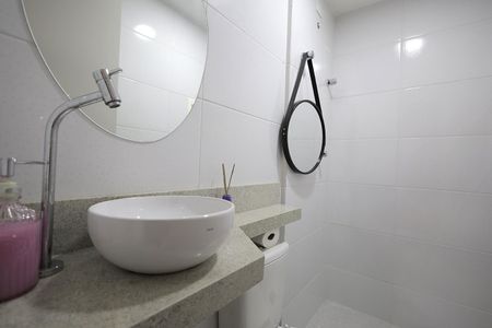 Apartamento para alugar com 60m², 2 quartos e 1 vaga Apartamento para alugar com 60m², 2 quartos e 1 vagaBanheiro