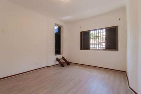 Casa para alugar com 250m², 3 quartos e 3 vagasQuarto Suíte