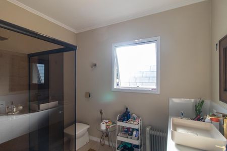 Casa à venda com 250m², 3 quartos e 3 vagas Casa à venda com 250m², 3 quartos e 3 vagasBanheiro