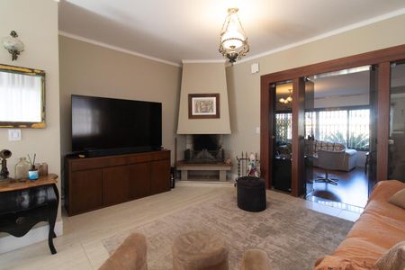 Casa à venda com 250m², 3 quartos e 3 vagas Casa à venda com 250m², 3 quartos e 3 vagassala