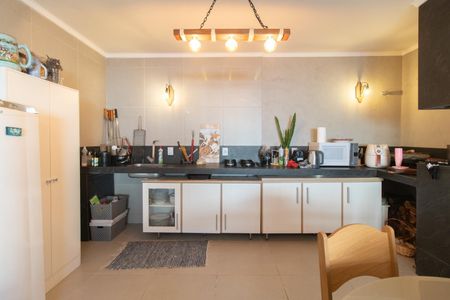 Casa à venda com 250m², 3 quartos e 3 vagas Casa à venda com 250m², 3 quartos e 3 vagasSalão de Festas