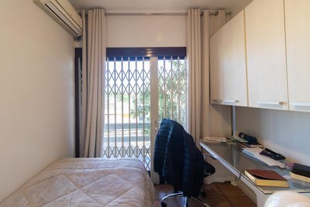 Casa à venda com 250m², 3 quartos e 3 vagas Casa à venda com 250m², 3 quartos e 3 vagasQuarto 2