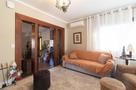 Casa à venda com 250m², 3 quartos e 3 vagas Casa à venda com 250m², 3 quartos e 3 vagassala