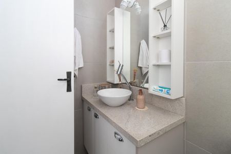Casa à venda com 250m², 3 quartos e 3 vagas Casa à venda com 250m², 3 quartos e 3 vagasBanheiro de serviço