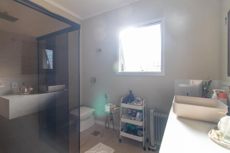 Casa à venda com 250m², 3 quartos e 3 vagas Casa à venda com 250m², 3 quartos e 3 vagasBanheiro