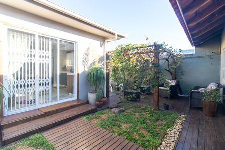 Casa à venda com 250m², 3 quartos e 3 vagas Casa à venda com 250m², 3 quartos e 3 vagasQuintal