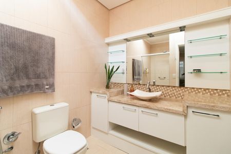 Casa à venda com 250m², 3 quartos e 3 vagas Casa à venda com 250m², 3 quartos e 3 vagasBanheiro 2