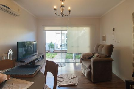 Casa à venda com 250m², 3 quartos e 3 vagas Casa à venda com 250m², 3 quartos e 3 vagasSalão de Festas