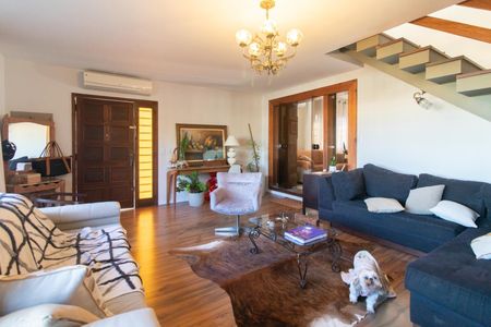 Casa à venda com 250m², 3 quartos e 3 vagas Casa à venda com 250m², 3 quartos e 3 vagassala