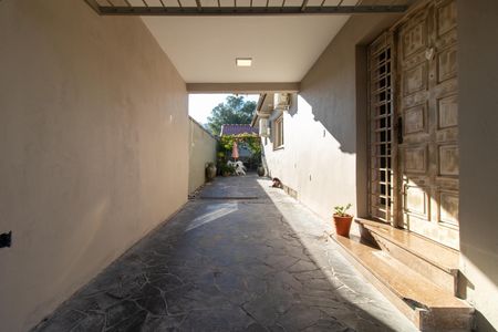 Casa à venda com 250m², 3 quartos e 3 vagas Casa à venda com 250m², 3 quartos e 3 vagasGaragem
