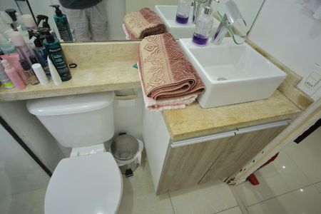 Apartamento à venda com 48m², 2 quartos e 1 vagaBanheiro 