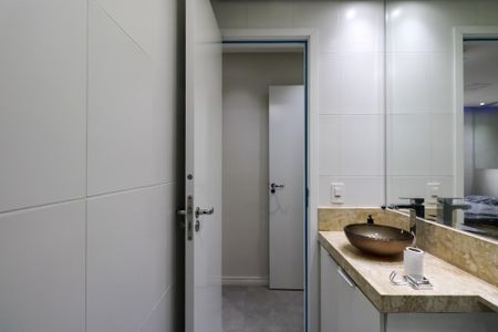 Apartamento para alugar com 54m², 2 quartos e 1 vaga Apartamento para alugar com 54m², 2 quartos e 1 vagaBanheiro da Suíte