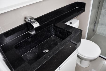 Apartamento para alugar com 49m², 2 quartos e 1 vagaDetalhe - Banheiro Social