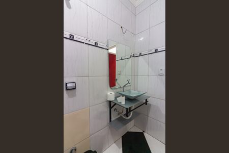 Casa à venda com 220m², 3 quartos e 2 vagas Casa à venda com 220m², 3 quartos e 2 vagasBanheiro 1