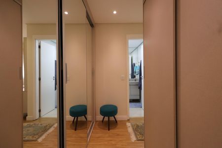 Apartamento à venda com 131m², 3 quartos e 2 vagasCloset da suíte 1