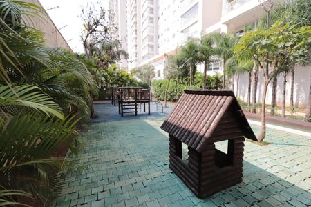 Apartamento à venda com 131m², 3 quartos e 2 vagasÁrea comum - Playground