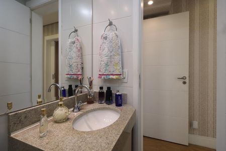 Apartamento à venda com 131m², 3 quartos e 2 vagasBanheiro Social