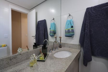 Apartamento à venda com 131m², 3 quartos e 2 vagasBanheiro da Suíte 1