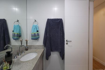 Apartamento à venda com 131m², 3 quartos e 2 vagasBanheiro da Suíte 1