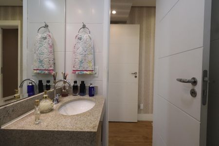 Apartamento à venda com 131m², 3 quartos e 2 vagasBanheiro Social