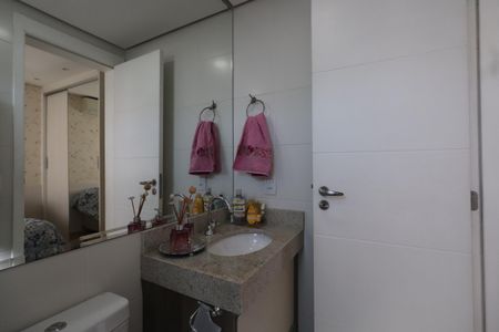 Apartamento à venda com 131m², 3 quartos e 2 vagasBanheiro da Suíte 2