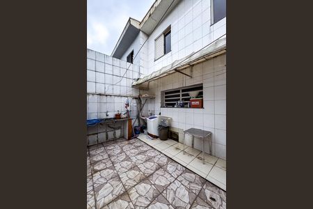 Quintal de casa à venda com 3 quartos, 110m² em Vila Invernada, São Paulo
