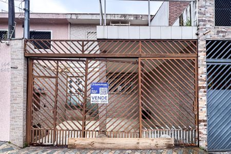 Fachada de casa à venda com 3 quartos, 110m² em Vila Invernada, São Paulo
