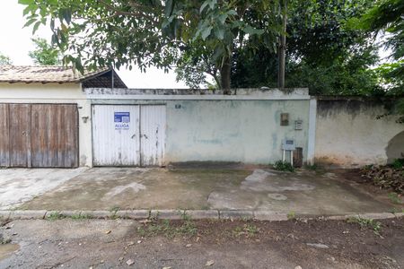 Casa para alugar com 180m², 3 quartos e 3 vagas Casa para alugar com 180m², 3 quartos e 3 vagasFachada