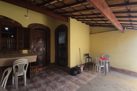 Casa à venda com 170m², 3 quartos e 2 vagasGaragem