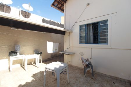 Casa à venda com 170m², 3 quartos e 2 vagasÁrea Externa