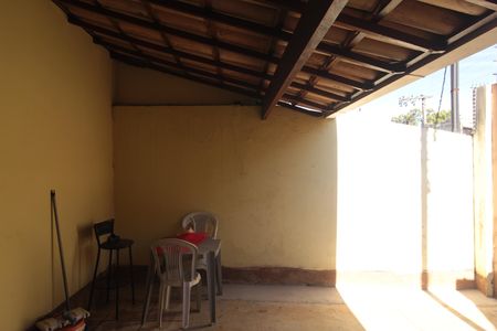 Casa à venda com 170m², 3 quartos e 2 vagasGaragem