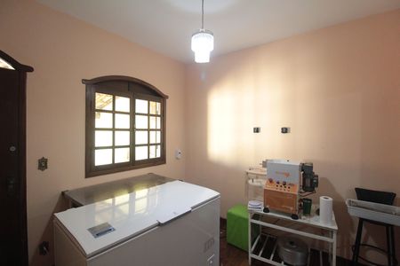 Casa à venda com 170m², 3 quartos e 2 vagasSala
