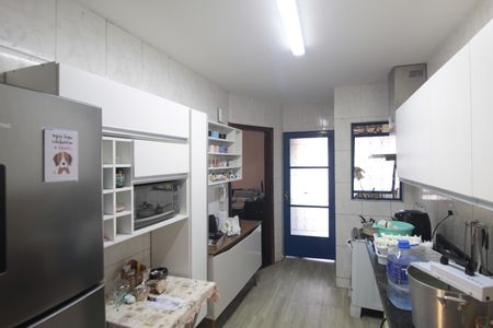 Casa à venda com 170m², 3 quartos e 2 vagasCozinha